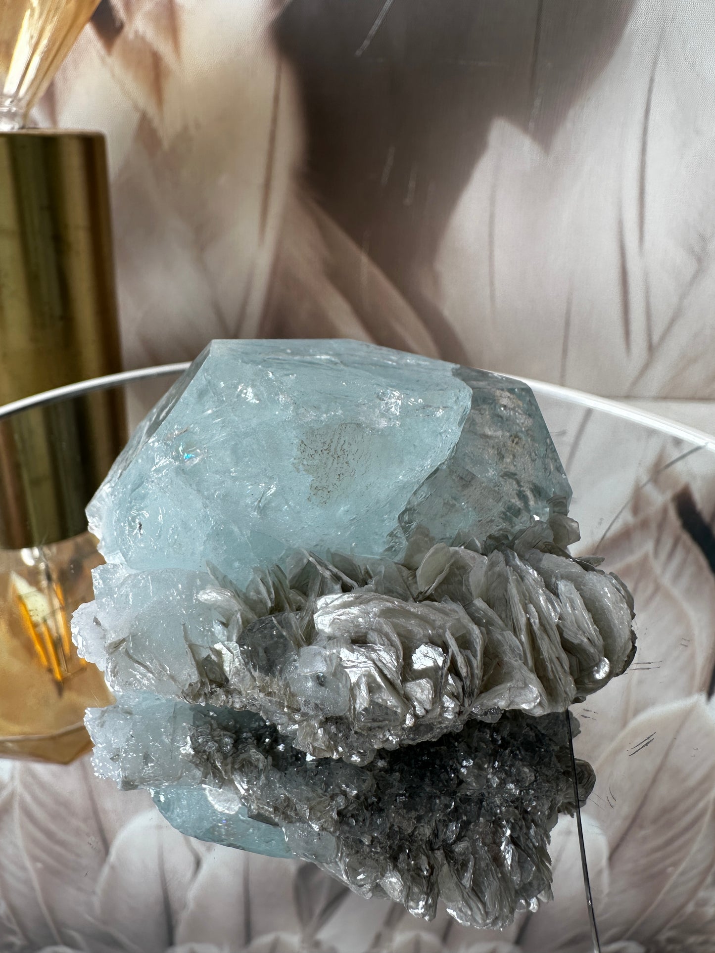 Chinese Tabular Aquamarine with Muscovite (Sichuan China)