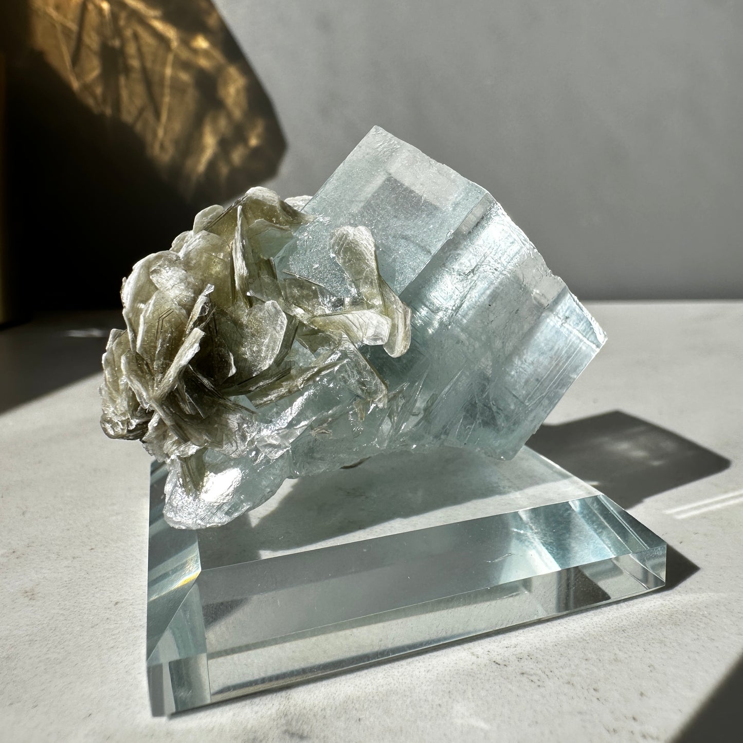 High Grade Aquamarine with Muscovite (Pakistan)